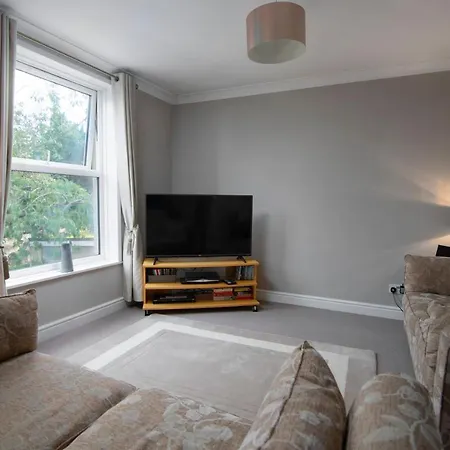 Clifton Village Apt 2 Bed With Balcony & Parking Lägenhet *