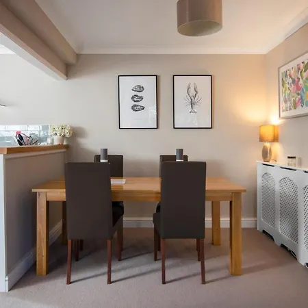 Clifton Village Apt 2 Bed With Balcony & Parking 布里斯托