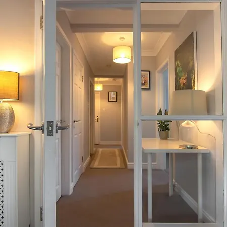 Clifton Village Apt 2 Bed With Balcony & Parking * Bristol
