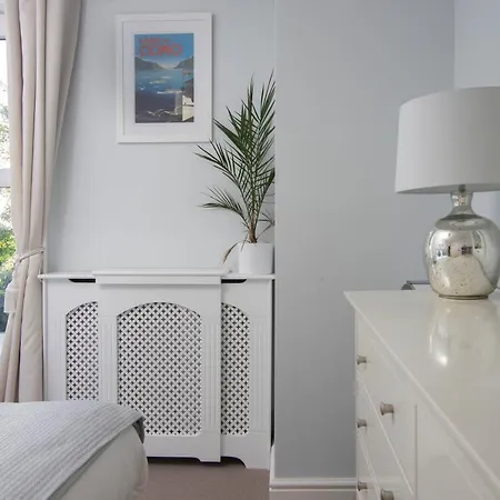 Clifton Village Apt 2 Bed With Balcony & Parking Daire *